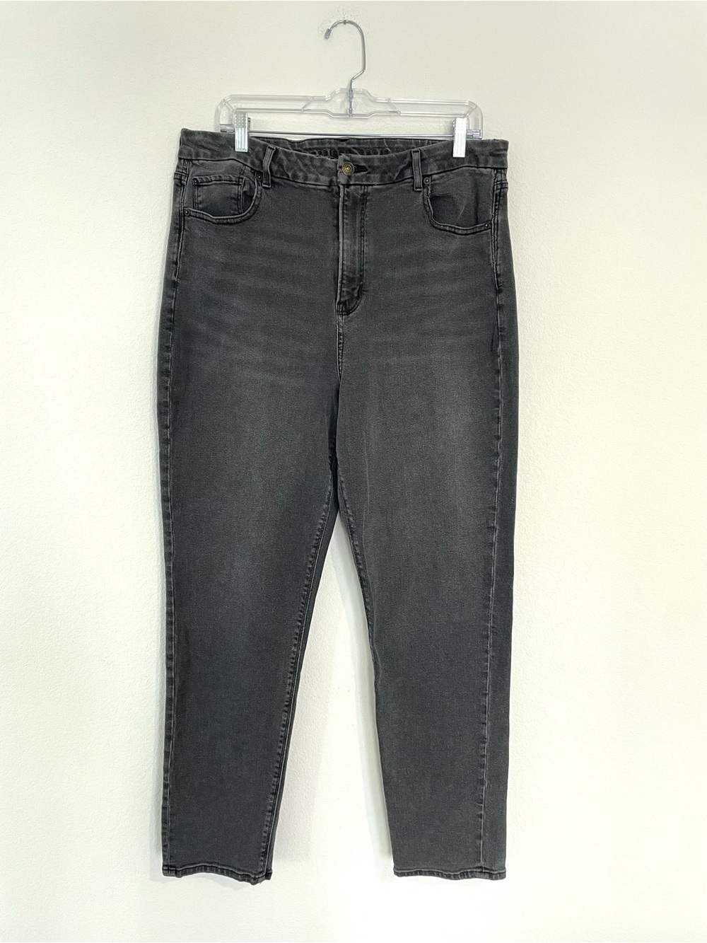 American Eagle Women's 16 Long High-Rise Black Slim Straight Jeans